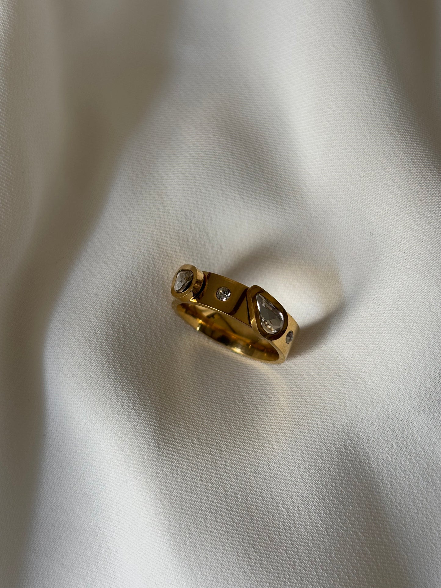 Scarlett Ring