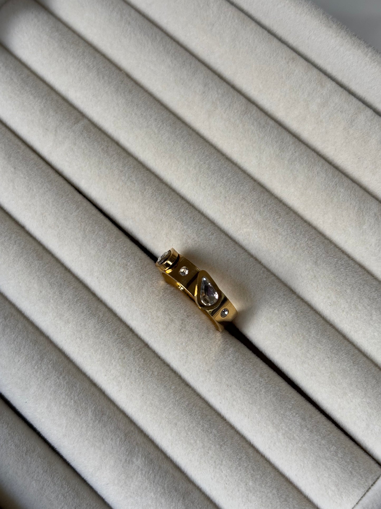 Scarlett Ring