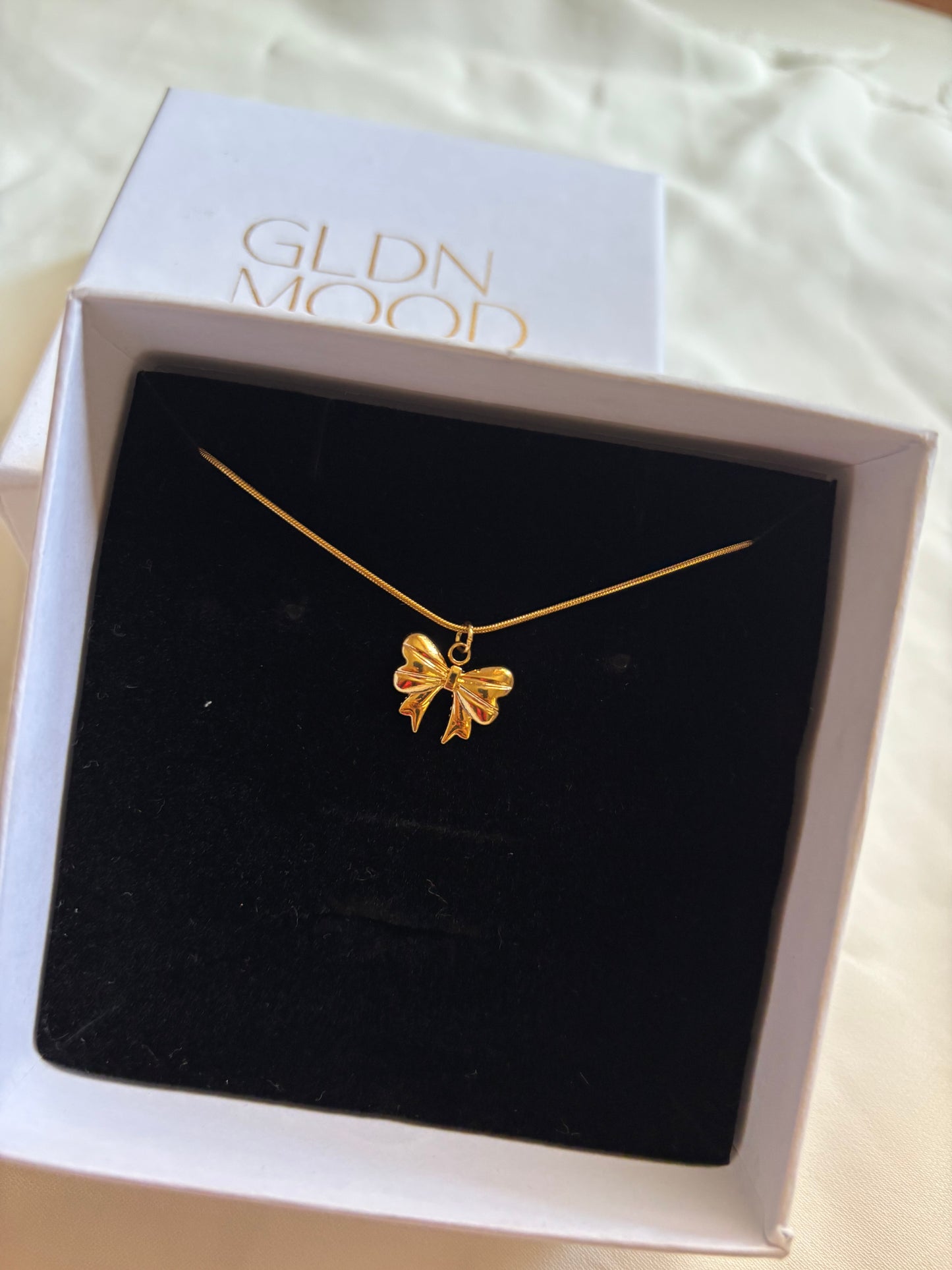 Margaret Ribbon Bow Neckchain