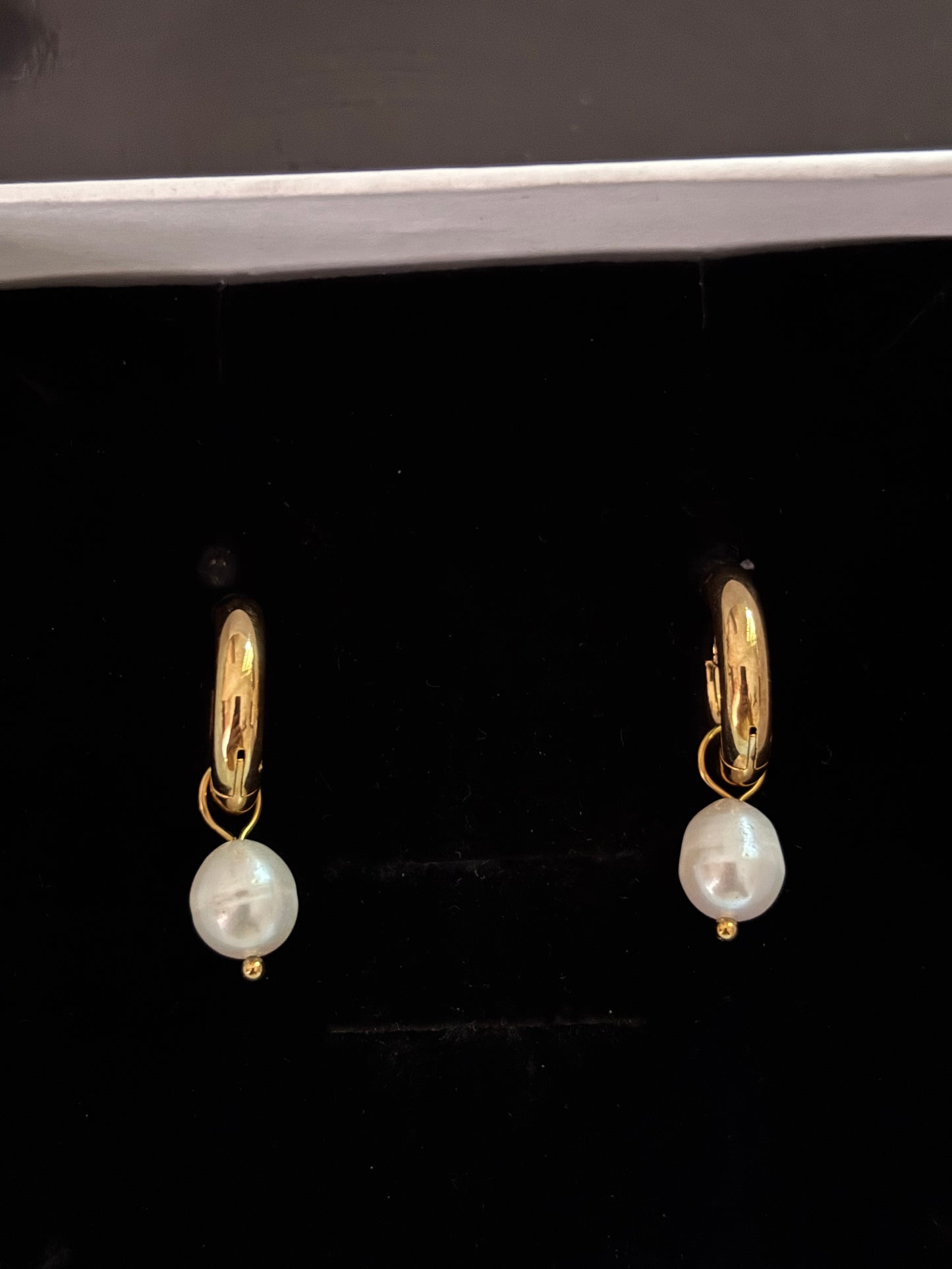Iris Luxe Statement Hoops