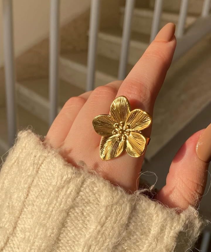 Genevieve Statement Flower Ring