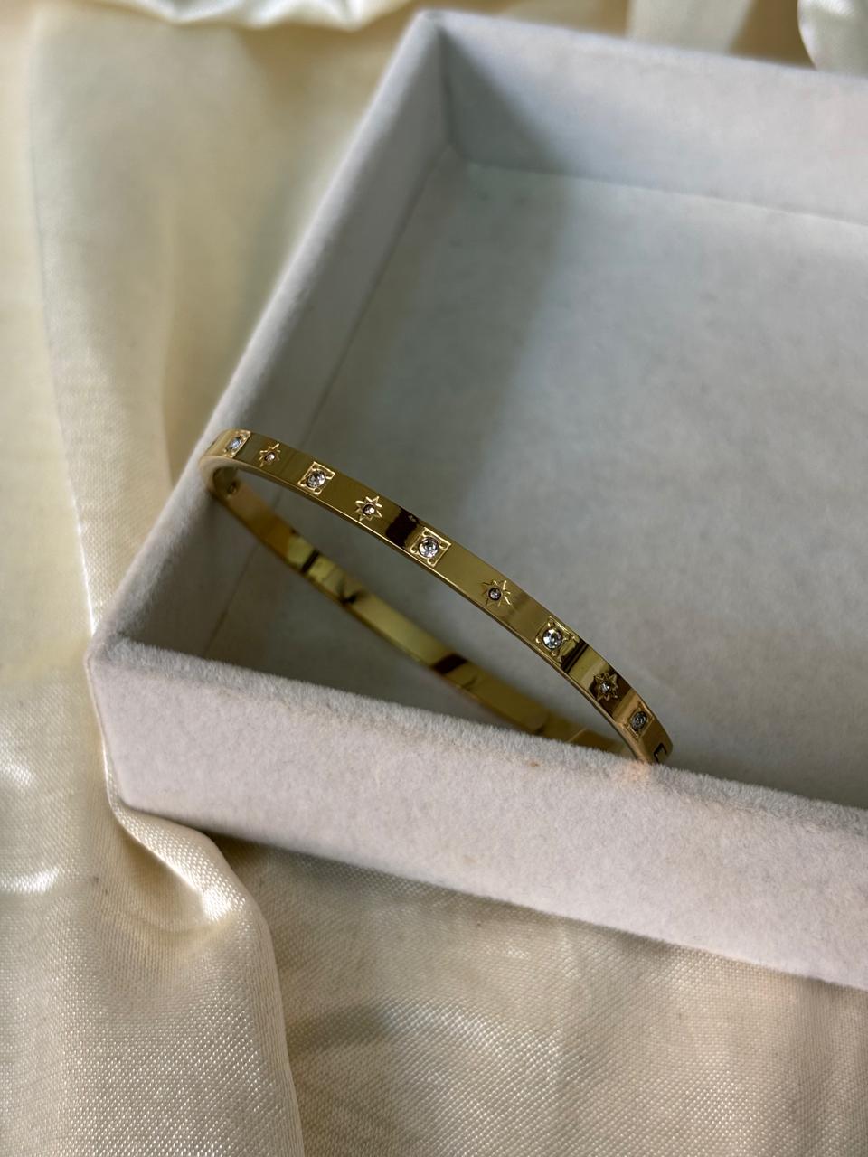 Vivi Bracelet Band