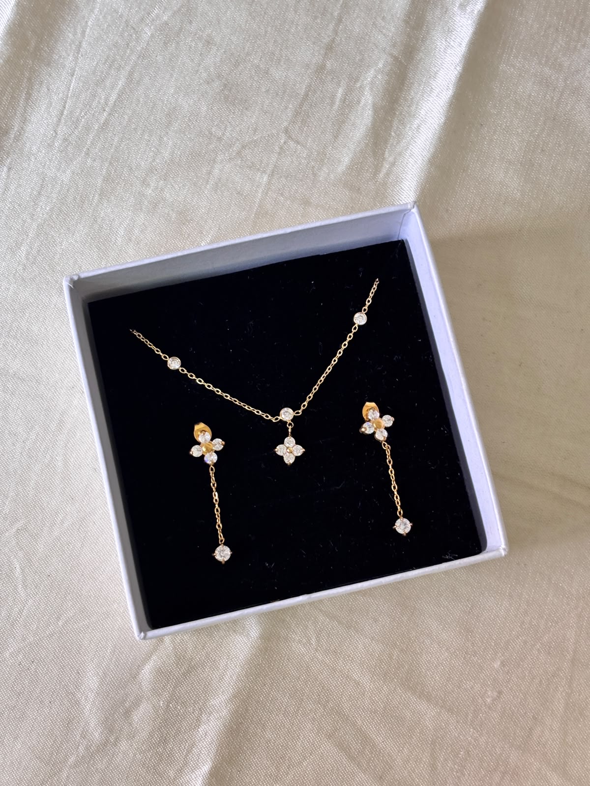 Stella Luxe Drop Bundle - Necklace and Earrings