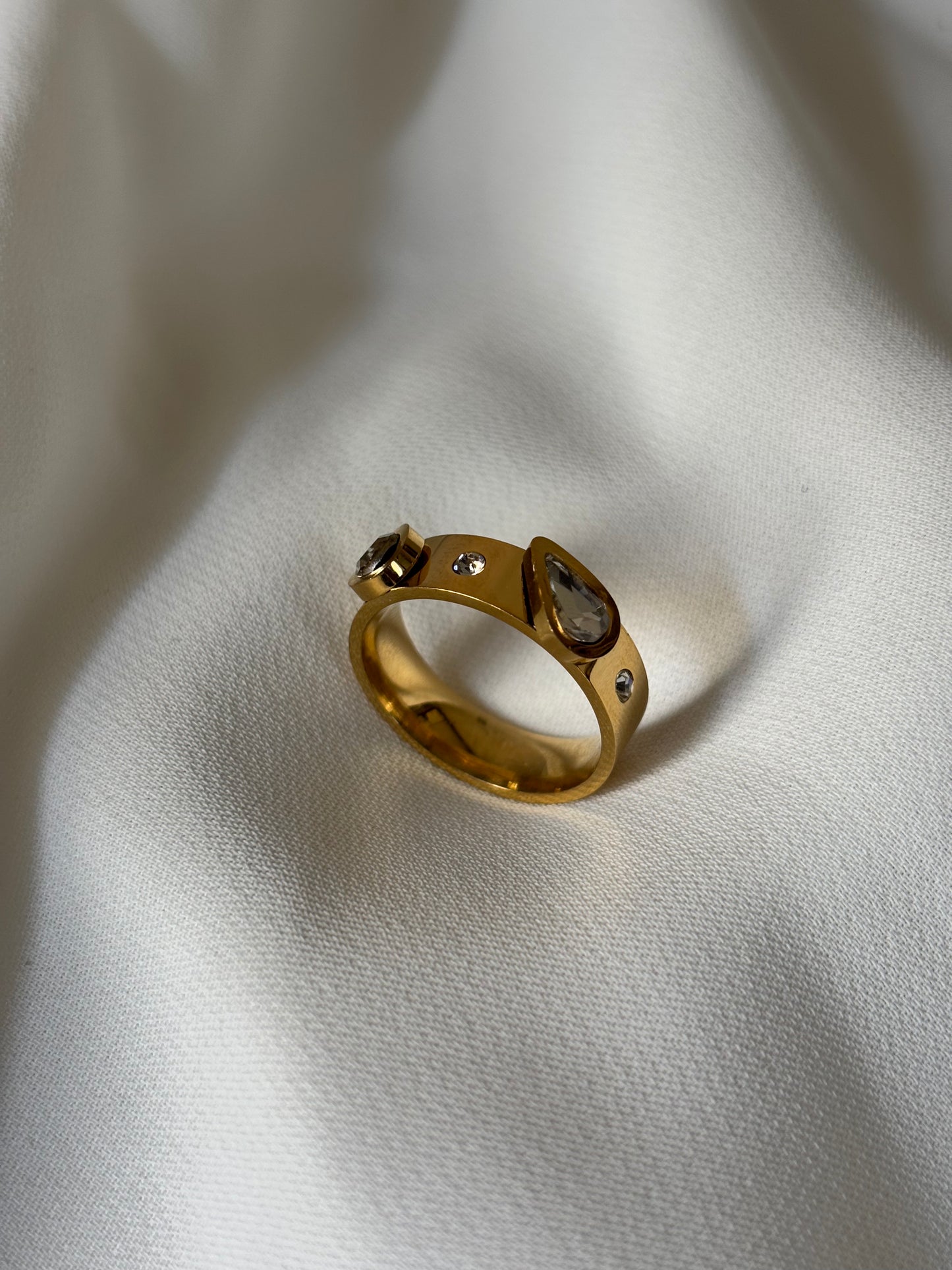 Scarlett Ring