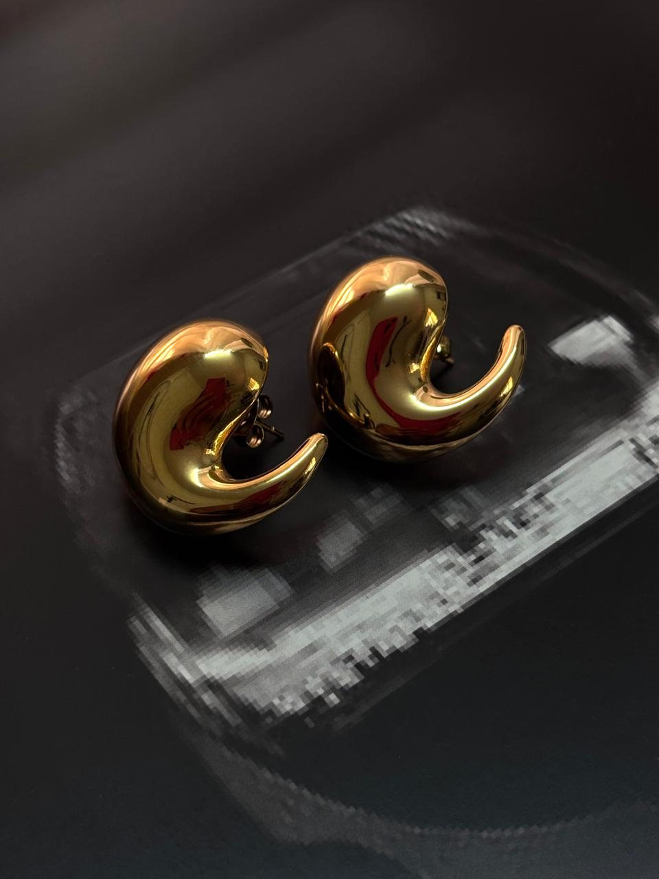 Apostrophe Earrings