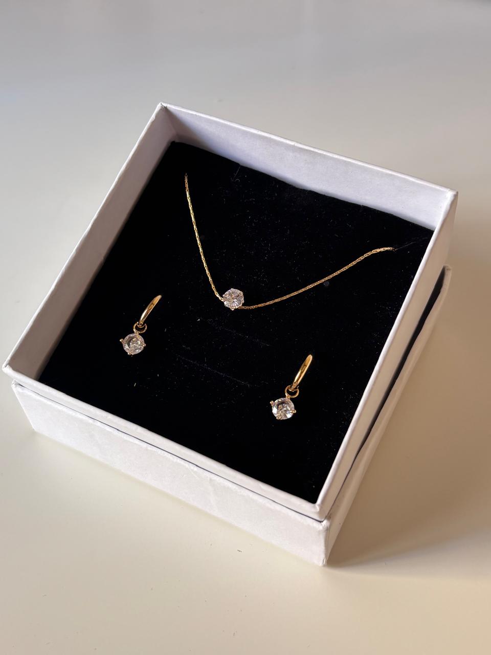 Ariel 2.0 Huggies & Necklace Set