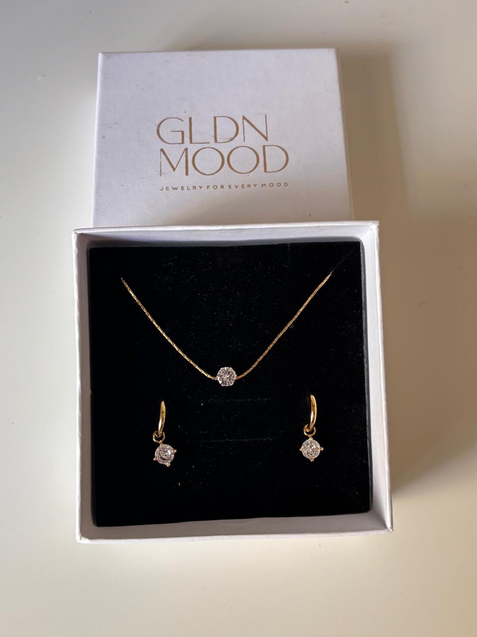 Ariel 2.0 Huggies & Necklace Set