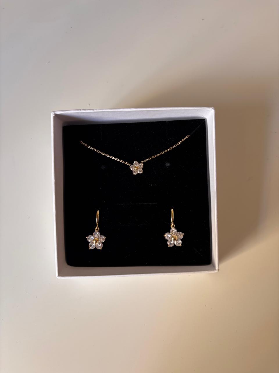 Nora Huggies & Necklace Set