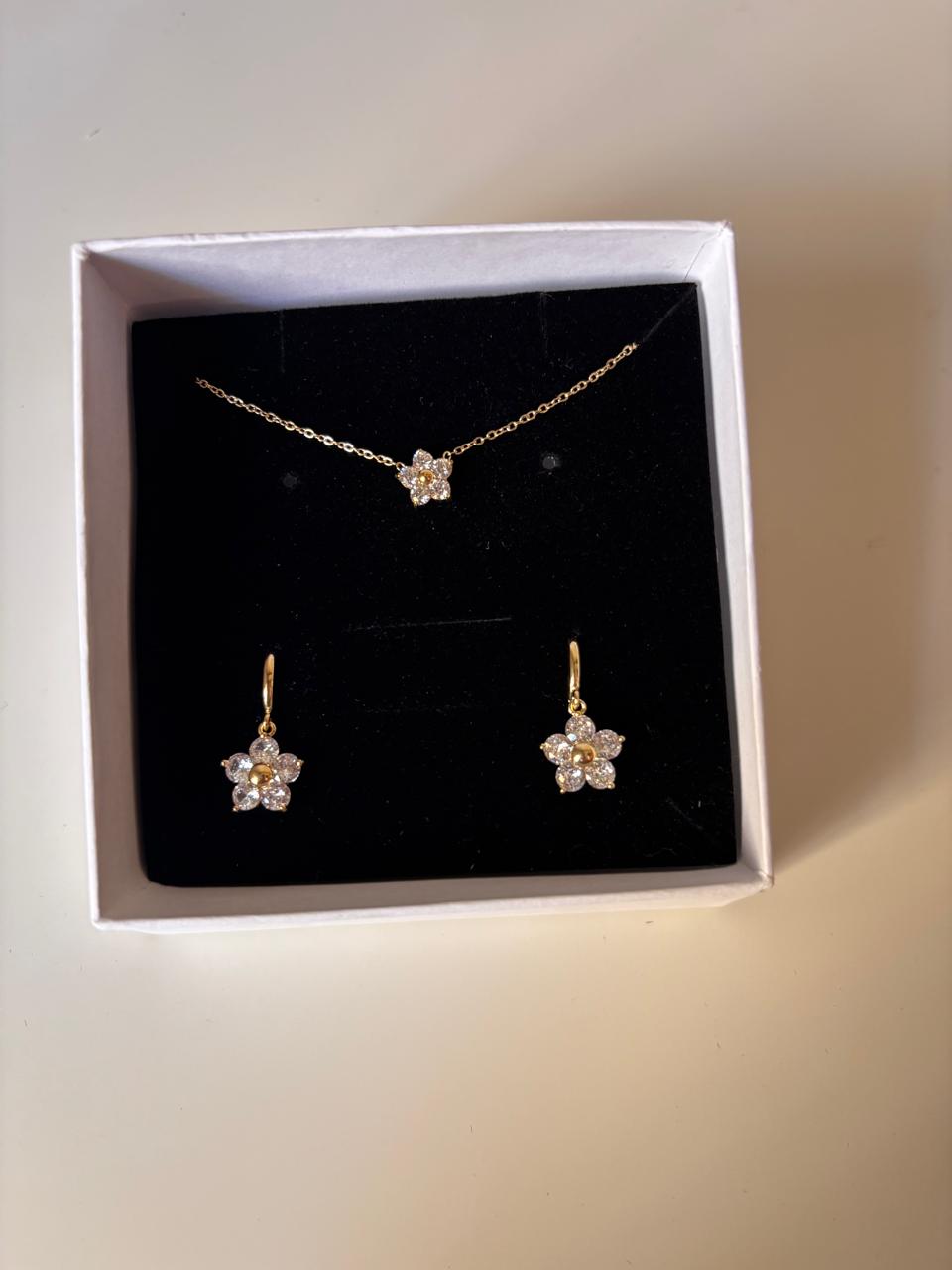 Nora Huggies & Necklace Set