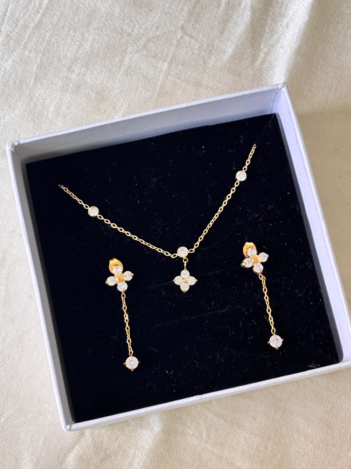 Stella Luxe Drop Bundle - Necklace and Earrings