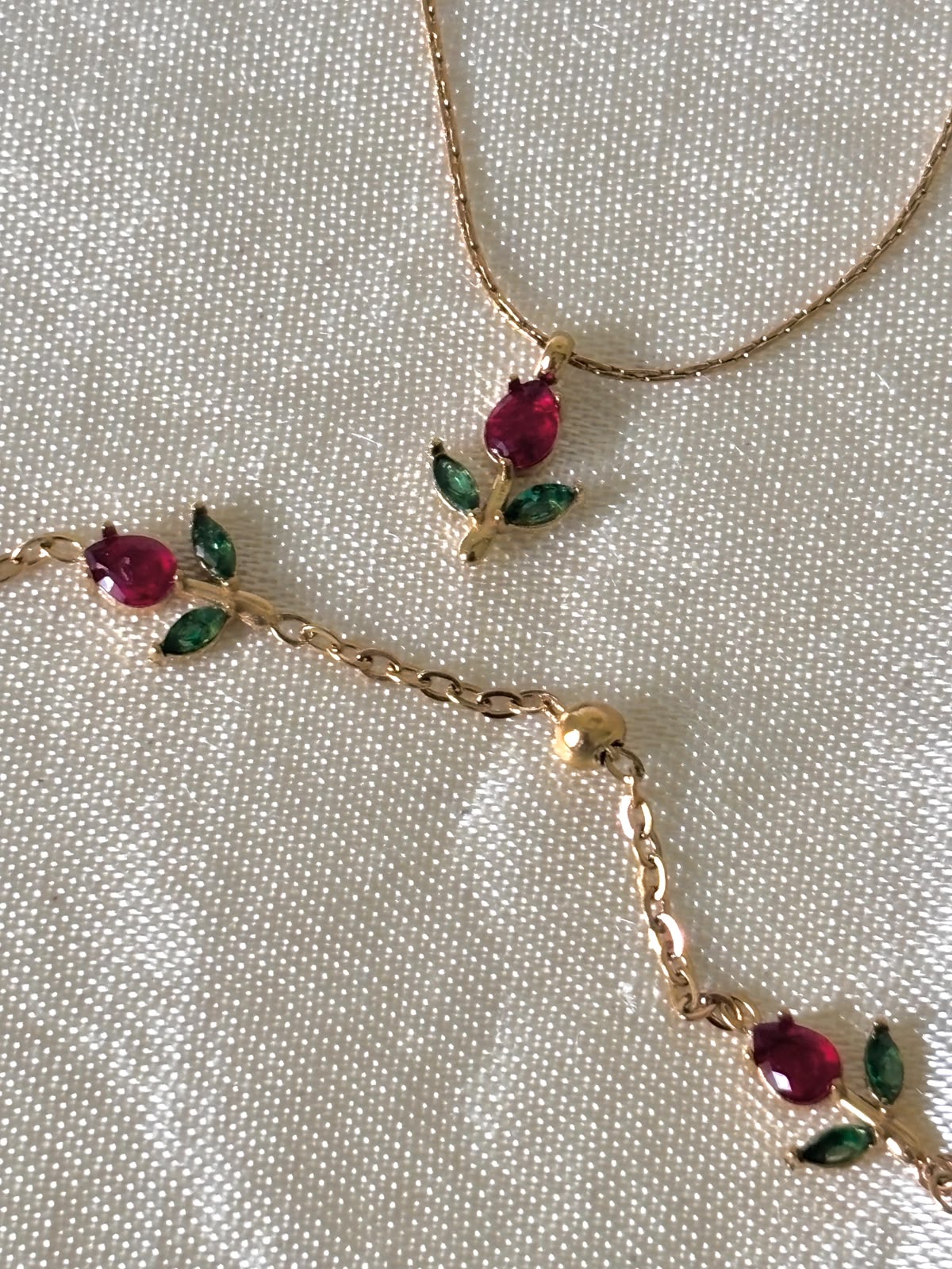 Red Crystal Tulip Bundle- Necklace and Bracelet