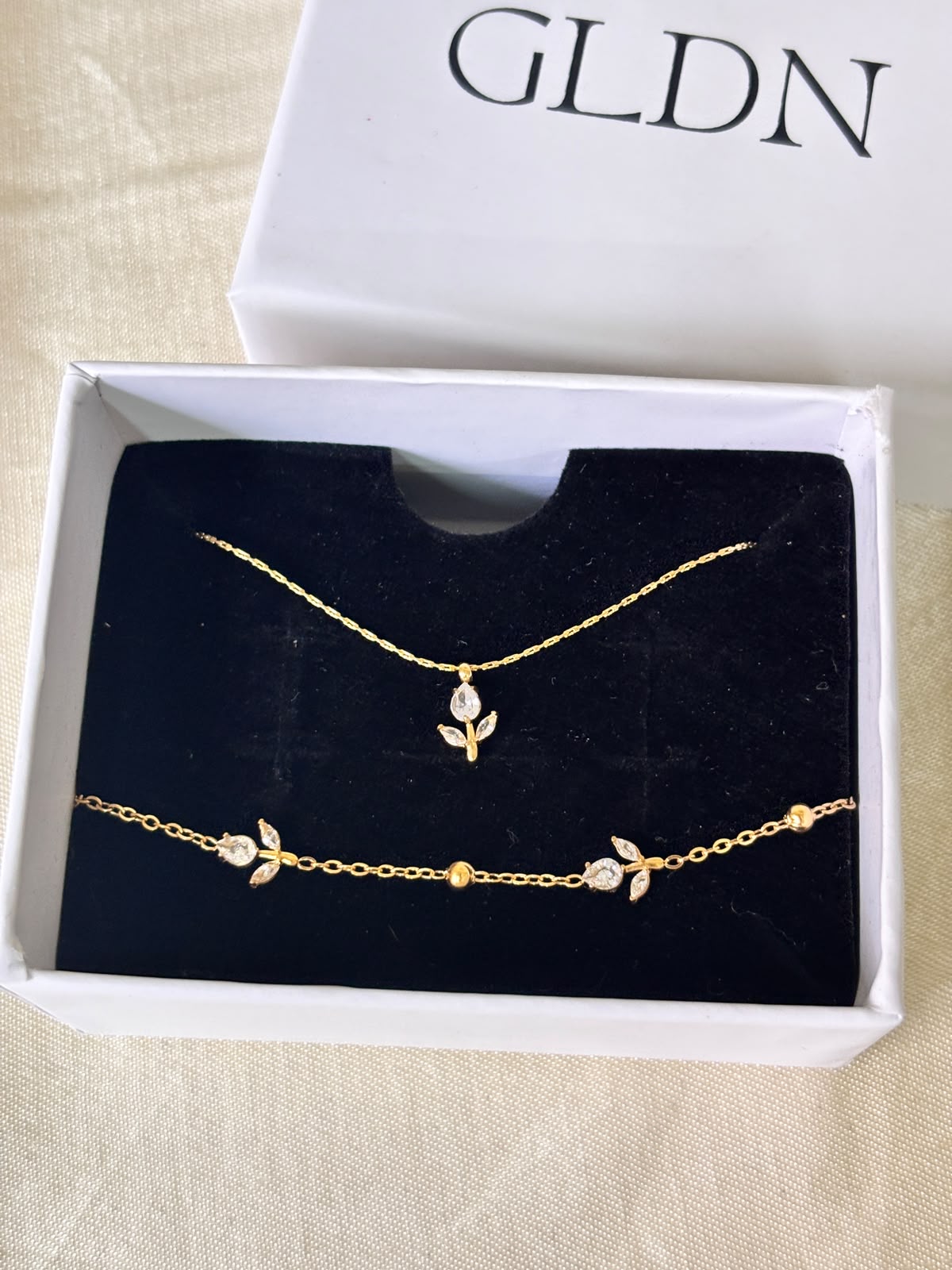 White Crystal Tulip Bundle- Necklace and Bracelet